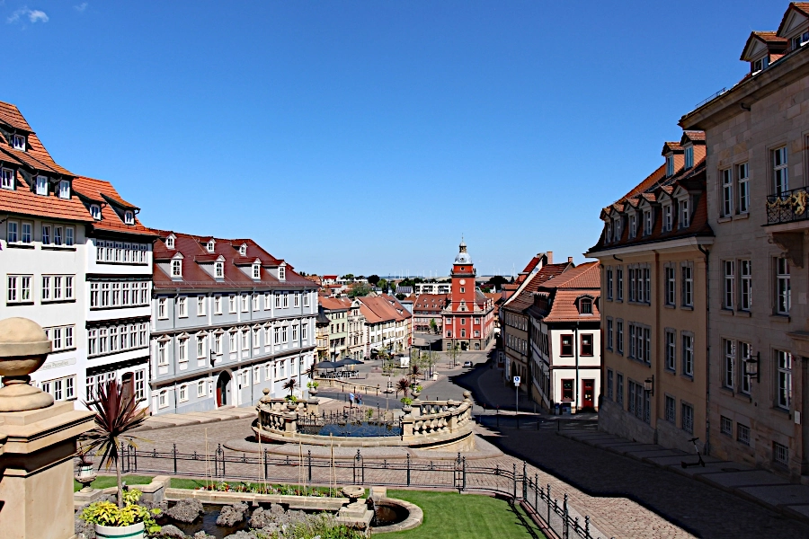 Blick auf die Wasserkunst und das Rathaus