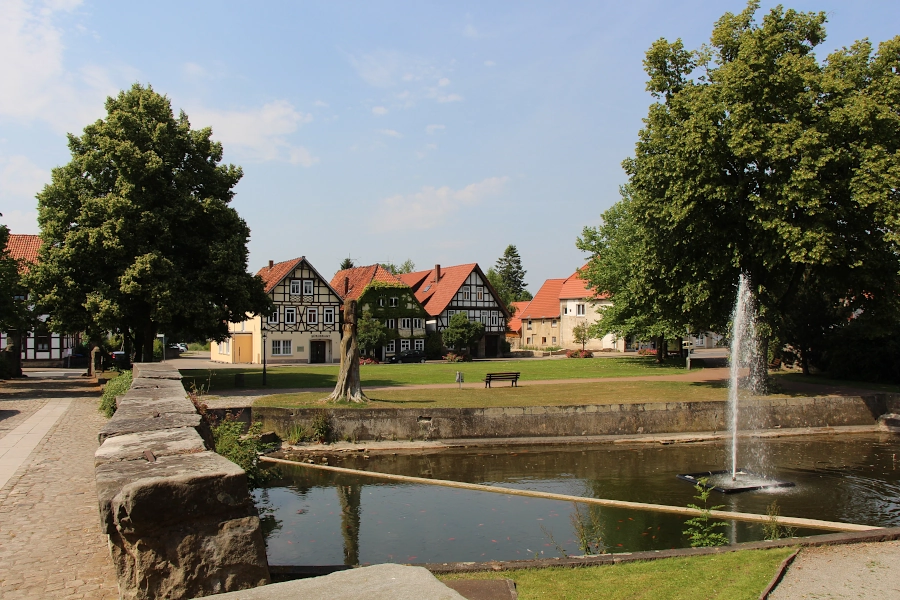 blick-von-der-burg-coppenbrügge Die in der Ortsmitte liegende historische Burganlage in Coppenbrügge