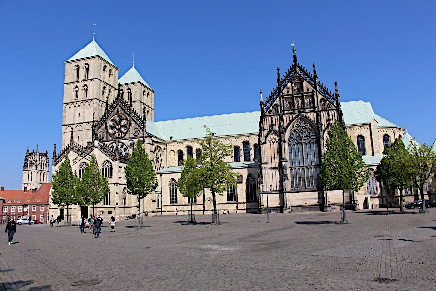 Der St.-Paulus-Dom ist  eines der Wahrzeichen der Stadt