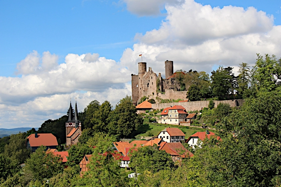 die-burg-hanstein Die Burgruine Hanstein nahe der Ortschaft Bornhagen