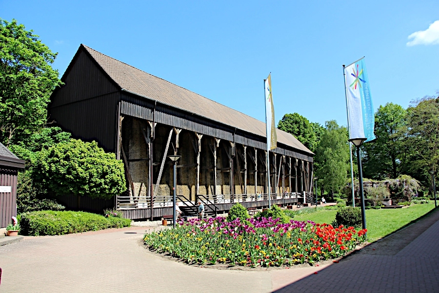 Gradierwerk im Kurpark von Bad Salzdetfurth