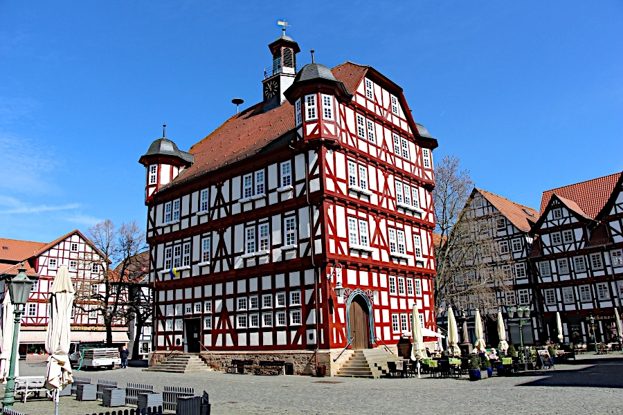 Das Rathaus von Melsungen ist ein in den 1560er Jahren errichtetes Fachwerkhaus