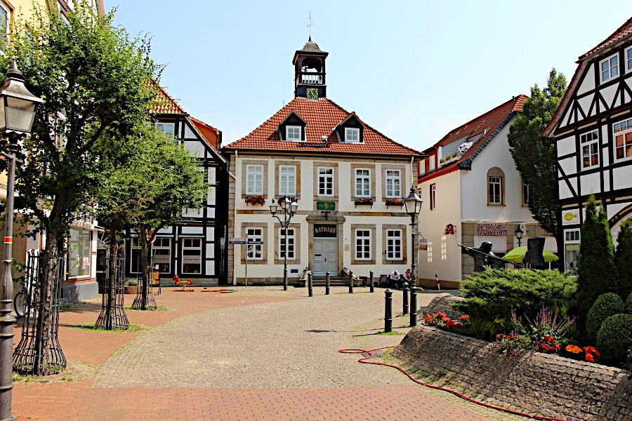 das-rathaus-der-stadt-bad-muender Das Rathaus aus dem Jahre 1815
