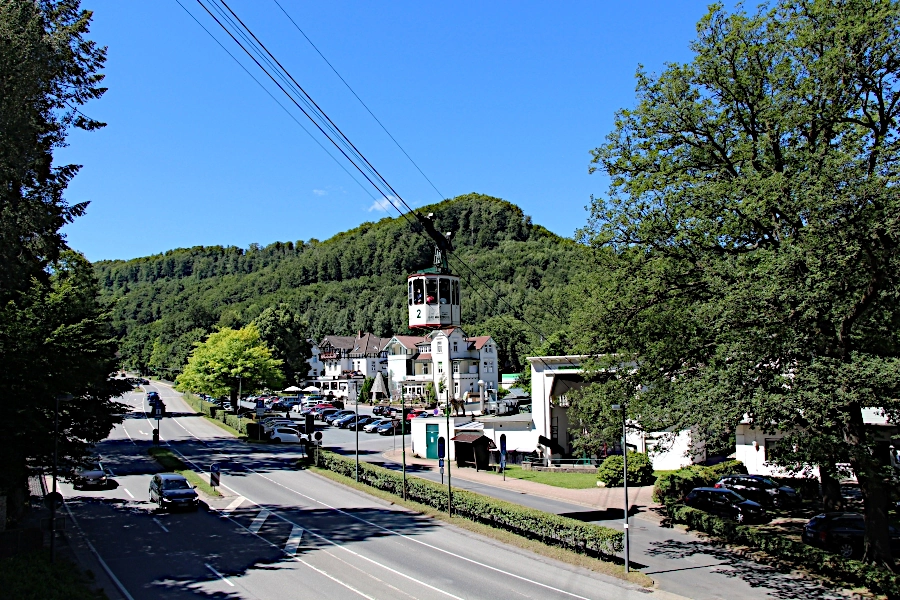 Bereits seit 1929 befördert die Burgberg-Seilbahn Gäste auf den Großen Burgberg