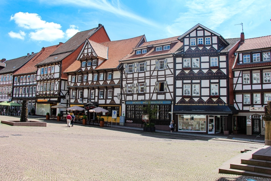 Der Marktplatz vor dem Alten Rathaus