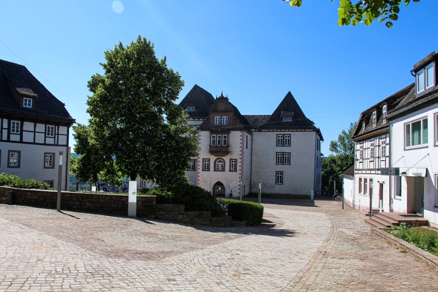 Auf Schloss Fürstenberg befindet sich auch der Werksverkauf der Porzellanmanufaktur