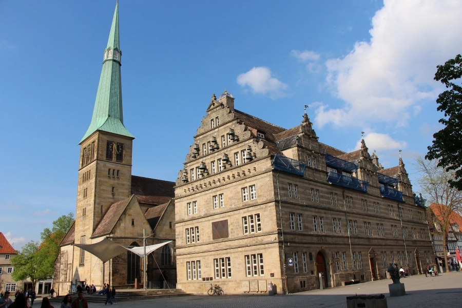 Direkt neben der Marktkirche befindet sich das Hochzeitshaus