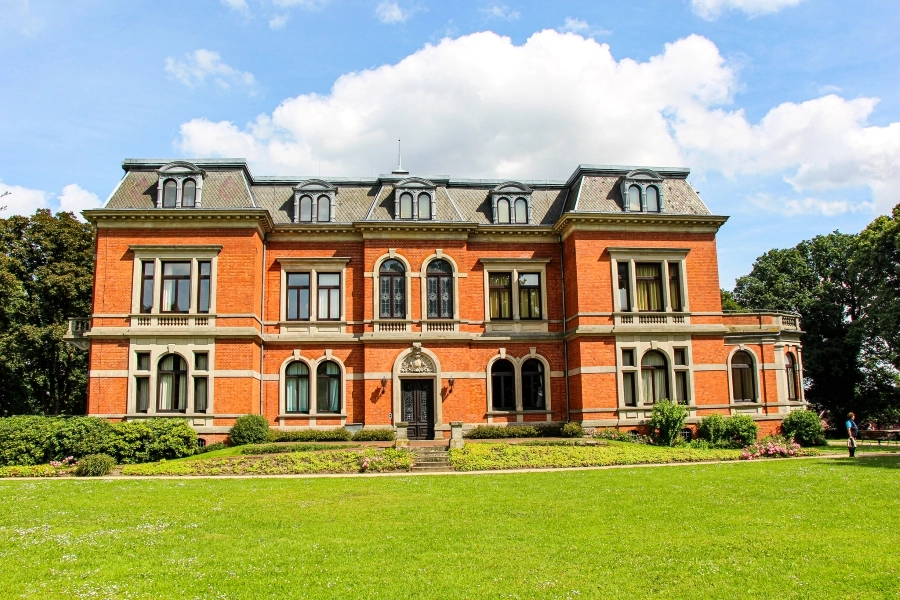 Schloss Etelsen wurde im Jahr 1886 im Stil der Neorenaissance-Architektur erbaut