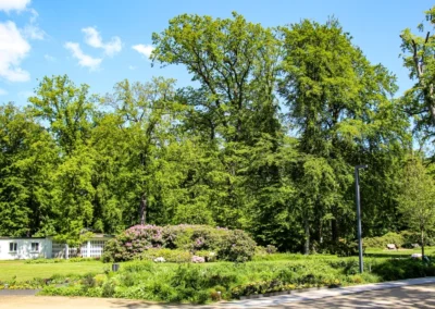 Der Rundgang über das Gelände der Gartenschau beginnt