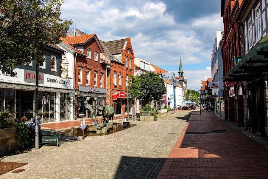 Die Lange Straße ist die Fußgängerzone der Stadt
