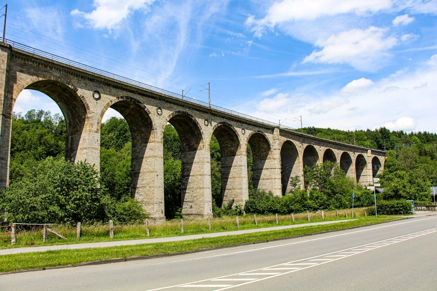Erstes Anlaufziel in Altenbeken ist das 482 Meter lange Viadukt