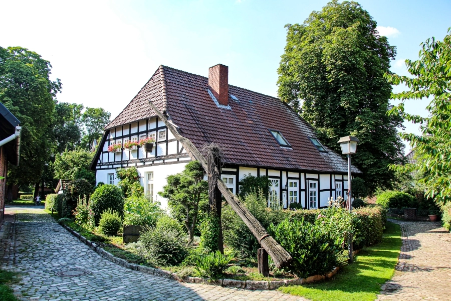 Nachbildung eines historischen Ziehbrunnens in Leese
