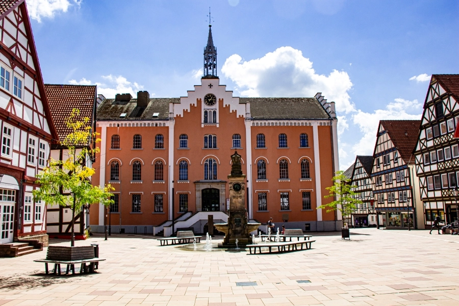 Das Rathaus wurde im 18. Jahrhundert abgerissen und neu gebaut
