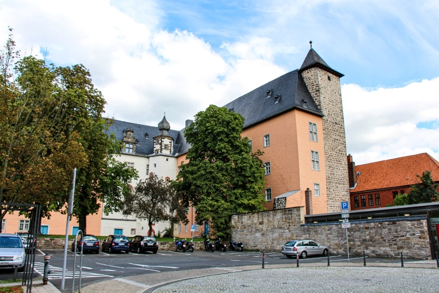 blick-vom-wallanlagenpark-auf-das-welfenschloss Blick vom Wallanlagenpark auf das Welfenschloss