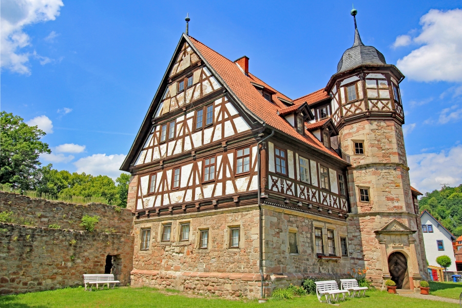 damenstift-wasungen Eines der schönsten Gebäude der Stadt ist der ehemalige Damenstift