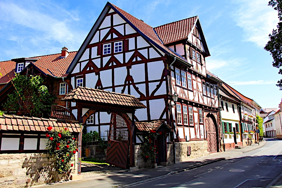 das-harmessche-handelshaus Das „Harmes`sche Handelshaus“ ist eines der repräsentativsten Fachwerkgebäude aus der Blütezeit Wanfrieds