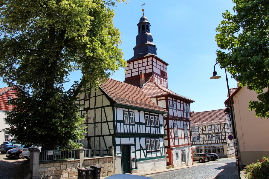 das-rathaus-der-stadt-treffurt Das Rathaus der Stadt wurde von 1546 bis 1549 auf älteren Fundamenten errichtet