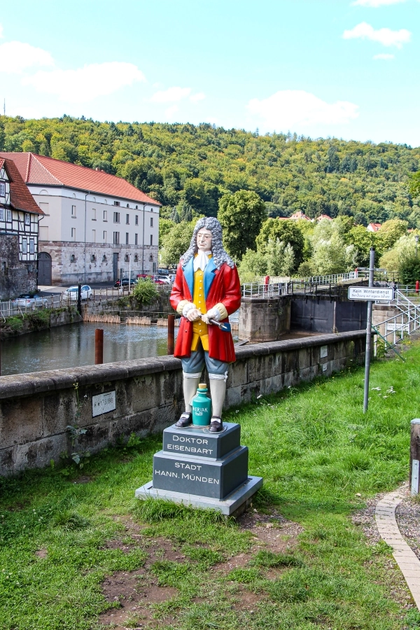 figur-des-doktor-eisenbarth Der legendäre Wanderarzt Doktor Eisenbart jeden der nach Hann. Münden kommt