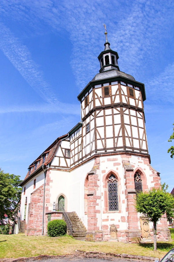 katharinenkirche-gerstungen Die Katharinenkirche gehörte einst zu einer Burganlage