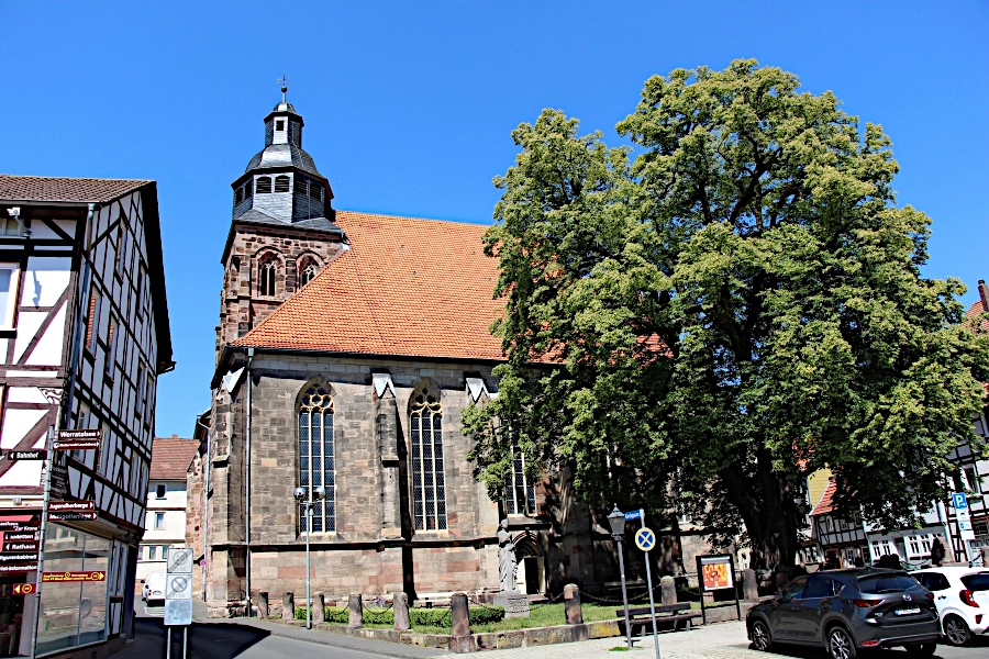 marktkirche-st.-dionys Ältestes Gebäude der Stadt ist die Marktkirche St. Dionys