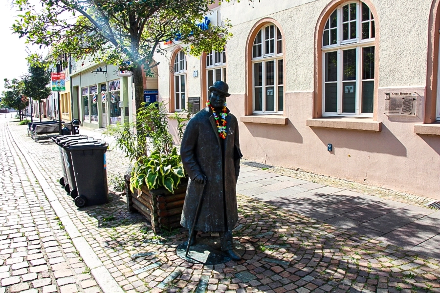 otto-reuter-denkmal Denkmal zu Ehren des berühmten Humoristen Otto Reutter