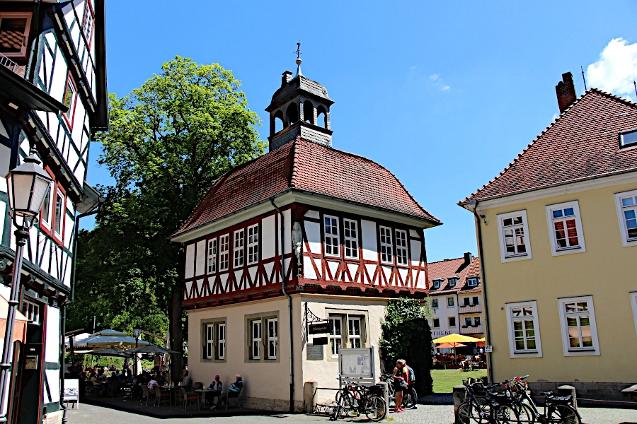 pfennigstube-bad-sooden Die Pfennigstube ist ein Renaissance-Unterbau mit einem aufgesetzten Fachwerkgeschoss