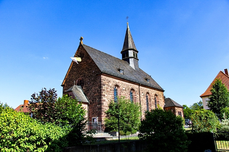 st.-elisabeth-kirche Die Kirche St. Elisabeth ist der Heiligen Elisabeth von Thüringen geweiht
