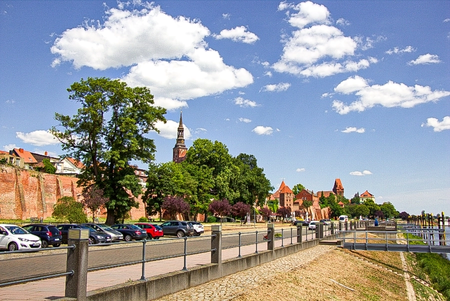 strandpromenade-tangermuende Die Strandpromenade von Tangermünde