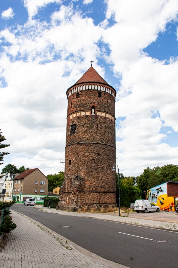 karlsturm-salzwedel Der um 1370 erbaute und 27 Meter hohe Karlsturm