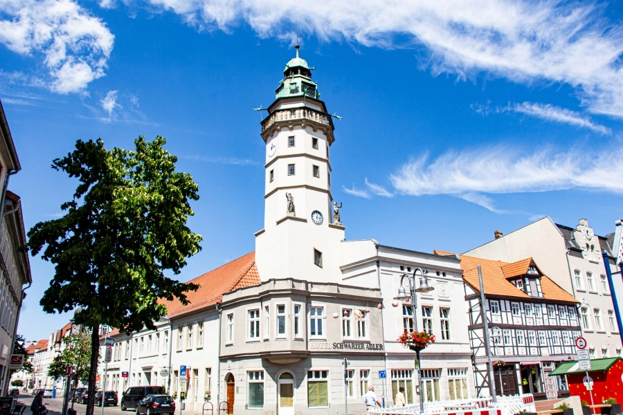 rathausturm-salzwedel Der Rathausturm wurde 1585 im Renaissancestil erbaut