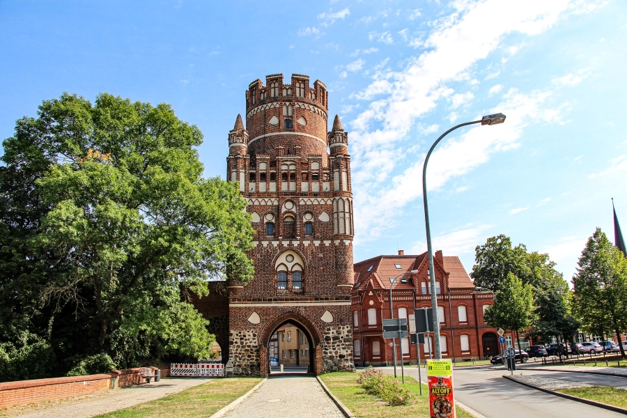 uenlinger-tor Eines der schönsten Stadttore Norddeutschlands ist das Uenlinger Tor