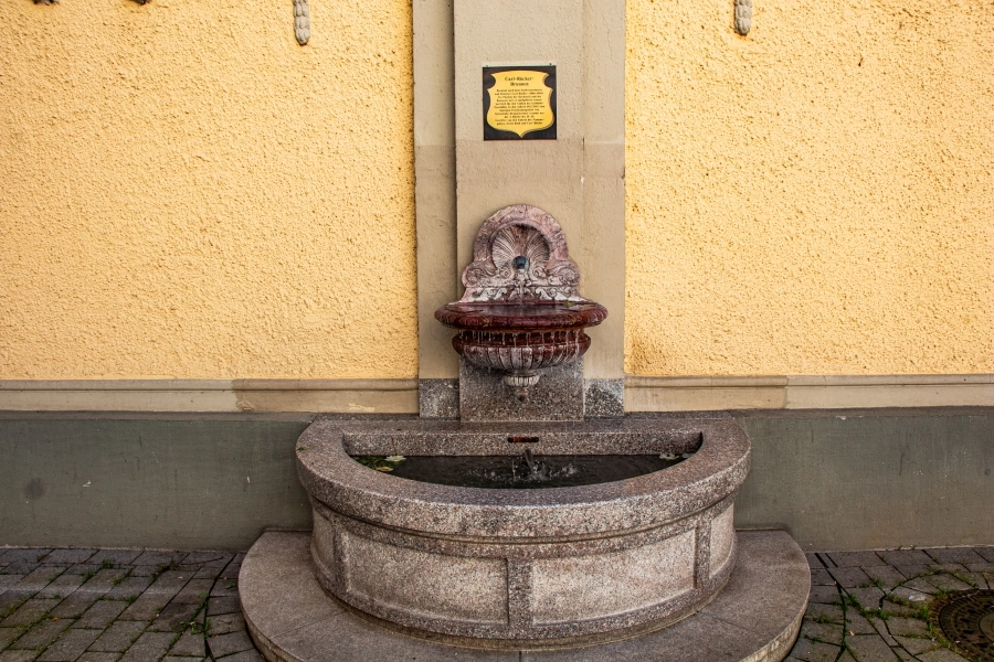 carl-ruecker-brunnen Die historische Brunnenschale des Carl-Rücker-Brunnens