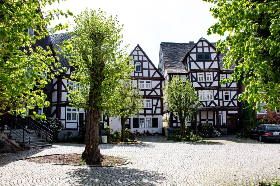 fachwerkhaeuser-am-kirchplatz Fachwerkhäuser am Kirchplatz