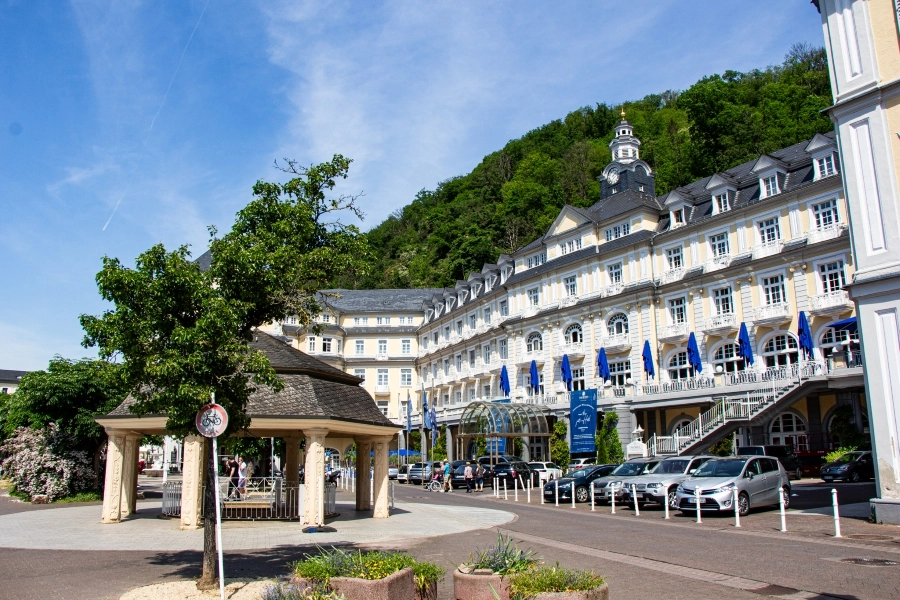 kursaalgebäude In allererster Reihe und direkt an der Lahn liegt das imposante Kursaalgebäude