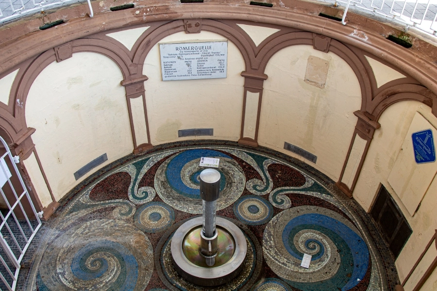 roemerquelle-bad-ems Die Römerquelle befindet sich zwischen Lahnufer und Badeschloss