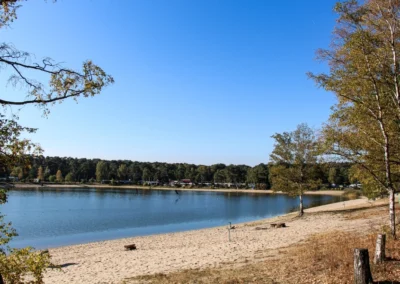 Auch einen Campingplatz gibt es am Blauen See