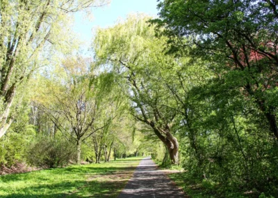 Der Weg geht weiter am Vahrenheider Markt vorbei