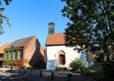 Die Kapelle Velber stammt im Kern aus dem 13. Jahrhundert