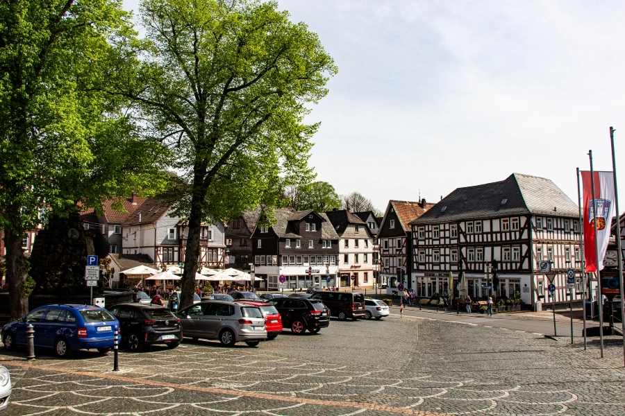 marktplatz-biedenkopf Der Marktplatz diente früher als Viehmarkt