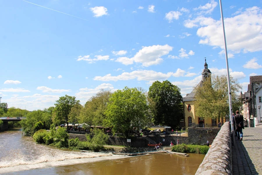 Blick von der alten Lahnbrücke