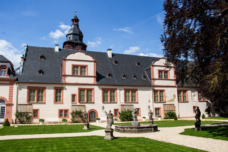 schloss-weilburg Schloss und Schlossgarten Weilburg erzählen vom höfischen Lebensgefühl zu Beginn des 18. Jahrhunderts